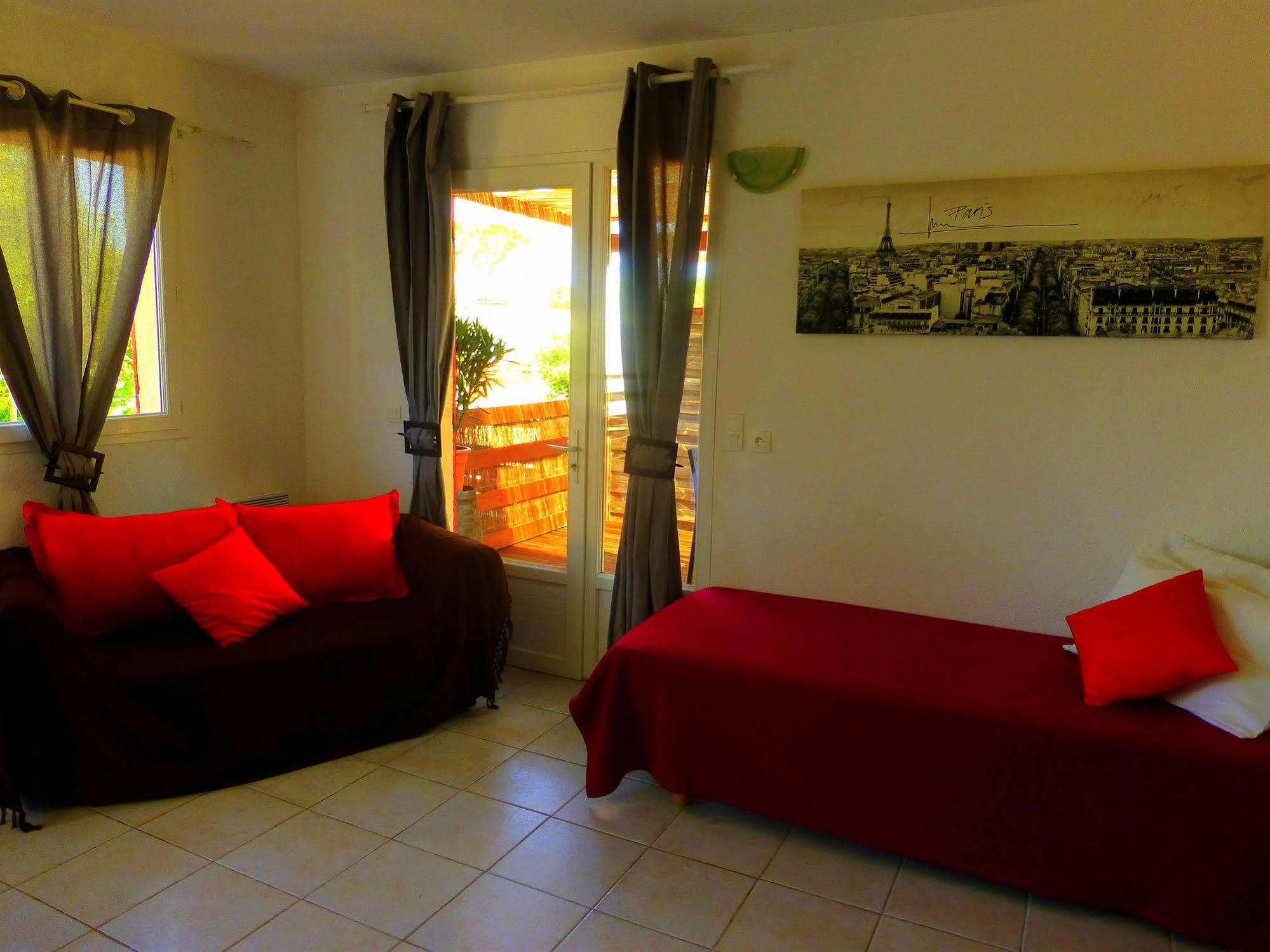 Mont Bouquet Lodge-Residence Hoteliere Brouzet-les-Ales Екстер'єр фото